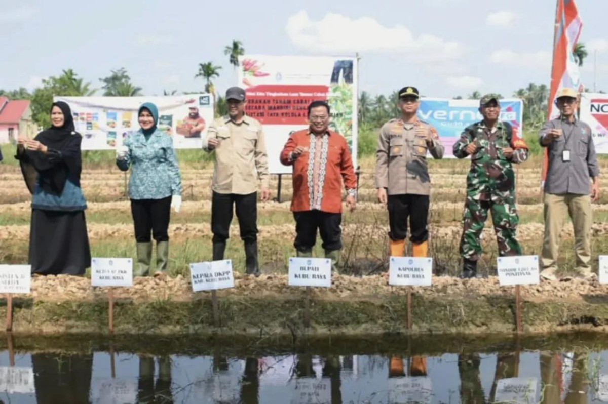 Pelaksanaan Gerakan Tanam (Gertam) Cabai Rawit Serentak Forum KUPONWAH Secara Hybird