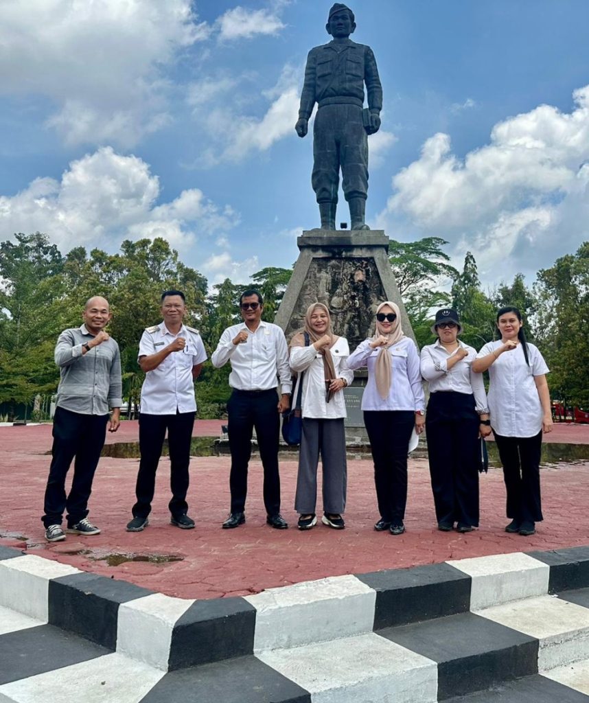 Tinjau Persiapan Peresmian Gerai UMKM Tugu Aliayang