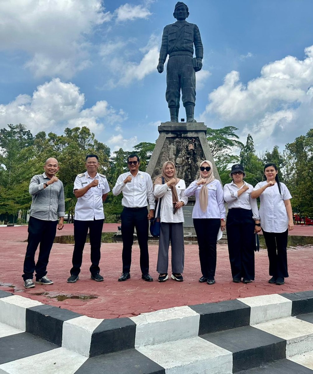 Tinjau Persiapan Peresmian Gerai UMKM Tugu Aliayang