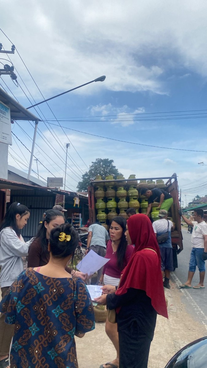 Operasi Pasar LPG 3 KG di Jl. Rasau Jaya I, Kecamatan Sungai Raya, Kubu Raya
