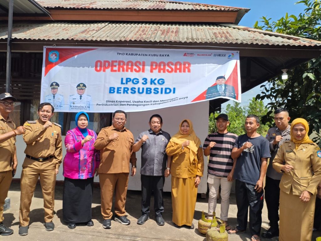 Operasi Pasar LPG 3 KG di Kantor Camat, Kecamatan Kuala Mandor B, Kubu Raya