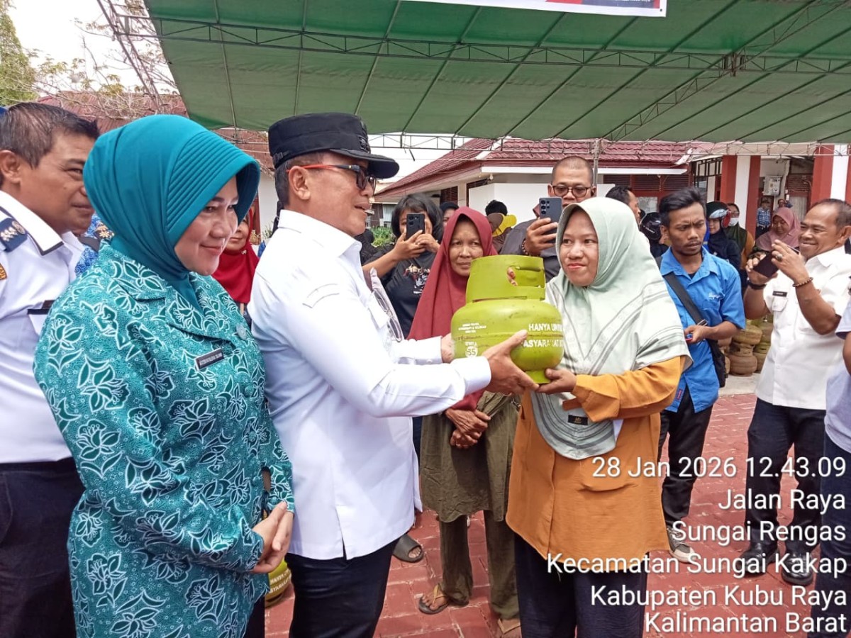 Operasi Pasar LPG 3 KG di Jl. Raya Sungai Rengas, Kecamatan Sungai Kakap, Kubu Raya